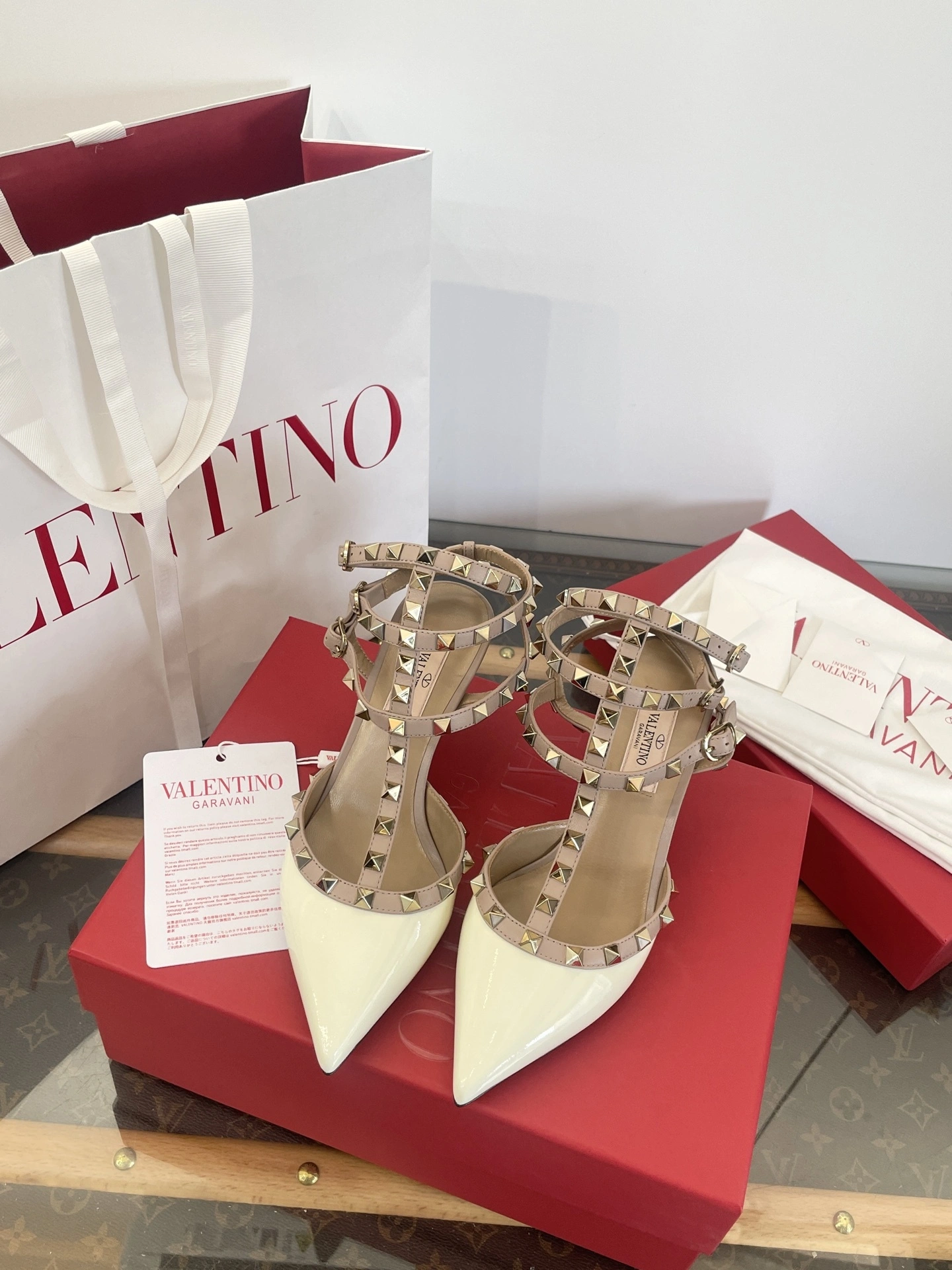 COCO-- V1859ti9o UW2S0375VNWL62 Heel height ： 6.5cm item:E-X230F1256